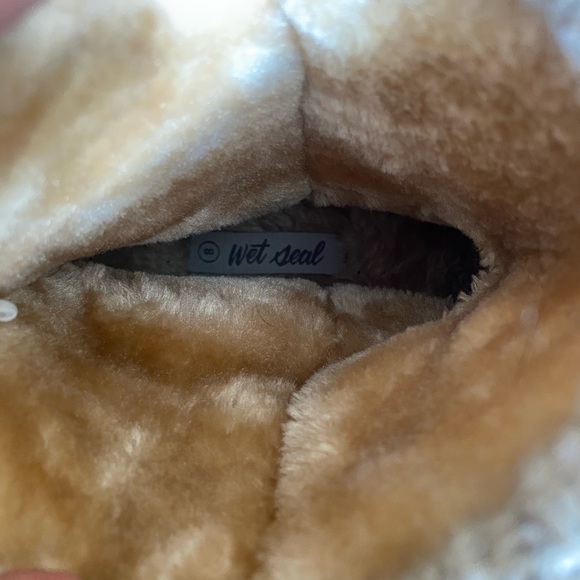 Wet Seal size 8 tan boots - Picture 4 of 4